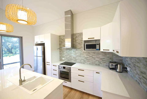 Sunny Blinco Street House - Accommodation Cooktown 6