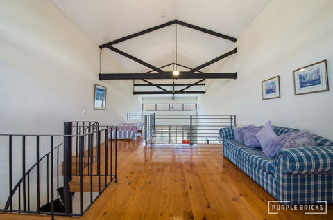 Spacious Central Townhouse - Accommodation Cooktown 4