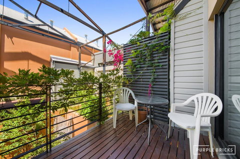 Spacious Central Townhouse - Accommodation Cooktown 10