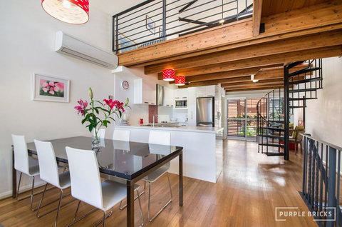 Spacious Central Townhouse - Accommodation Cooktown 0