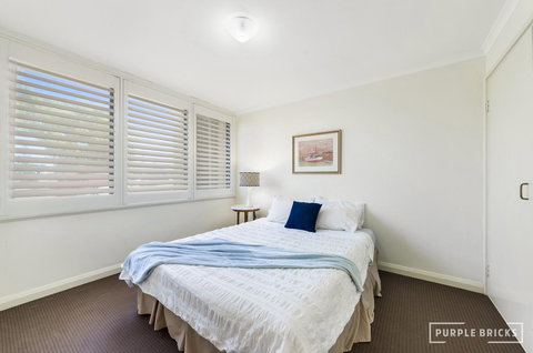 Spacious Central Townhouse - Accommodation Cooktown 8