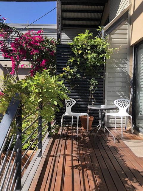 Spacious Central Townhouse - Accommodation Cooktown 1