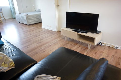 Studio 208 With Ocean Views - Accommodation Cooktown 9