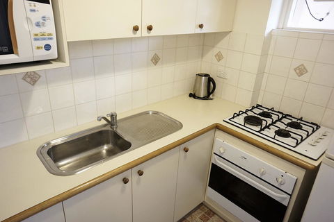 Studio 208 With Ocean Views - Accommodation Cooktown 16