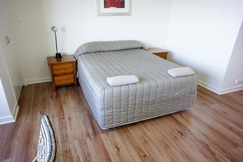 Studio 208 With Ocean Views - Accommodation Cooktown 5