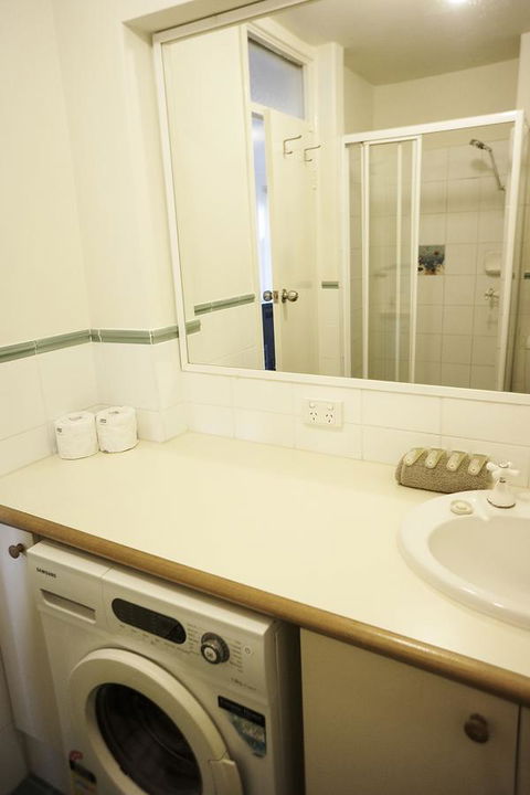 Studio 208 With Ocean Views - Accommodation Cooktown 15