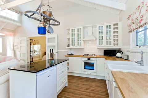 Quiet Escapes Cottages - Accommodation Cooktown 21