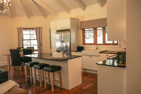 Quiet Escapes Cottages - Accommodation Cooktown 25