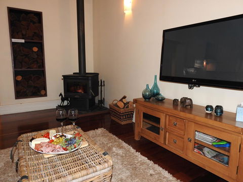 Quiet Escapes Cottages - Accommodation Cooktown 10