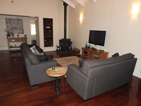 Quiet Escapes Cottages - Accommodation Cooktown 23