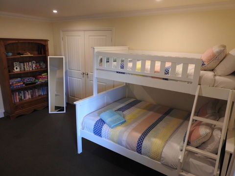 Quiet Escapes Cottages - Accommodation Cooktown 6