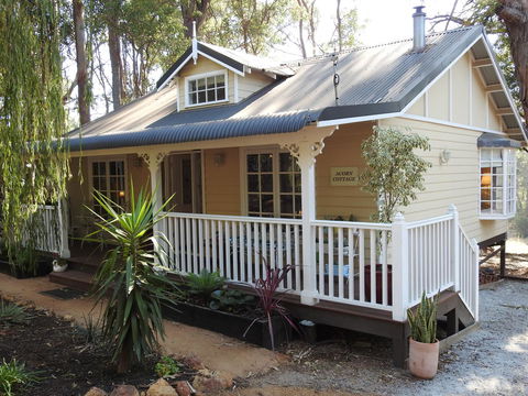 Quiet Escapes Cottages - Accommodation Cooktown 3