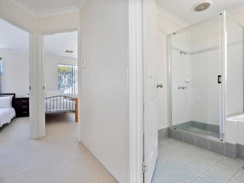 Cooper Street - Accommodation Cooktown 17