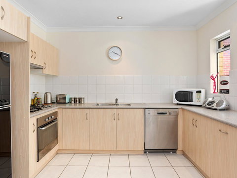 Cooper Street - Accommodation Cooktown 26