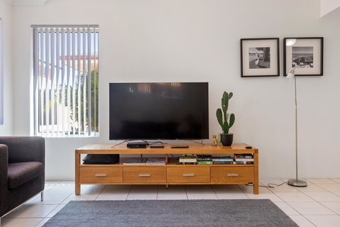 Cooper Street - Accommodation Cooktown 2