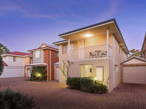 Cooper Street - Accommodation Cooktown 0