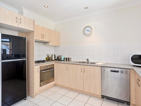 Cooper Street - Accommodation Cooktown 25