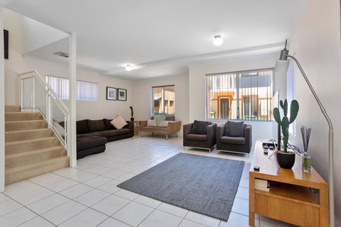 Cooper Street - Accommodation Cooktown 3