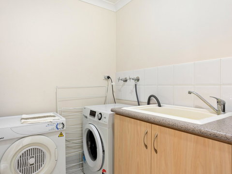 Cooper Street - Accommodation Cooktown 36