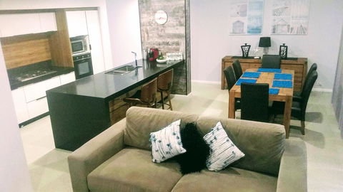 Mandurah Beach Front Apartment - Accommodation Cooktown 17