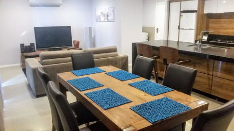 Mandurah Beach Front Apartment - Accommodation Cooktown 2