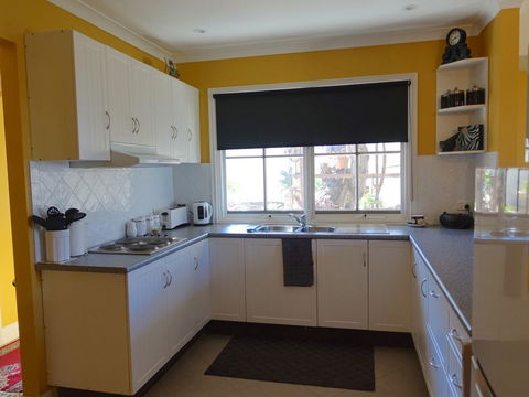 The Blacksmiths Cottage - Accommodation Cooktown 13