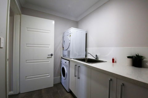 Studio Style Mindarie Marina - Accommodation Cooktown 8
