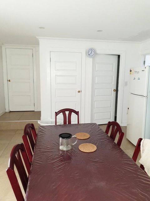 DIANELLA Budget Rooms Happy Place To Stay - Accommodation Cooktown 10