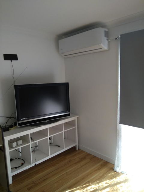 DIANELLA Budget Rooms Happy Place To Stay - Accommodation Cooktown 32