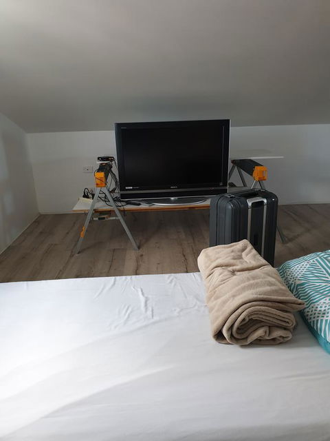 DIANELLA Budget Rooms Happy Place To Stay - Accommodation Cooktown 6