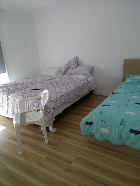 DIANELLA Budget Rooms Happy Place To Stay - Accommodation Cooktown 35