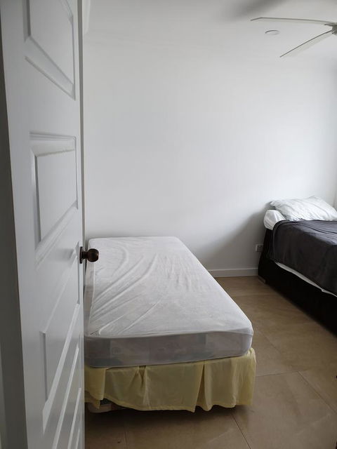 DIANELLA Budget Rooms Happy Place To Stay - Accommodation Cooktown 1