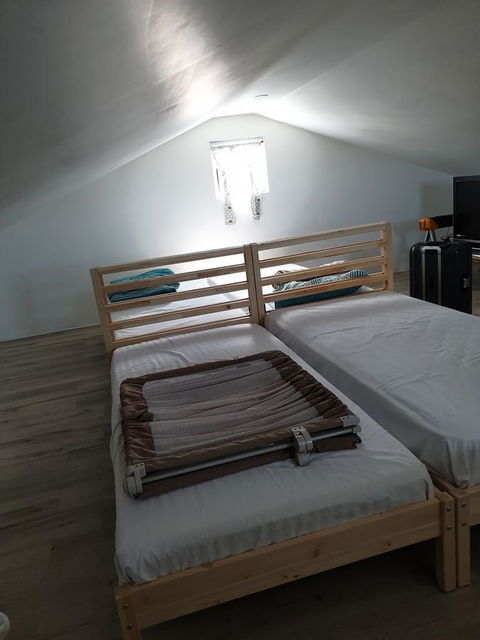 DIANELLA Budget Rooms Happy Place To Stay - Accommodation Cooktown 5