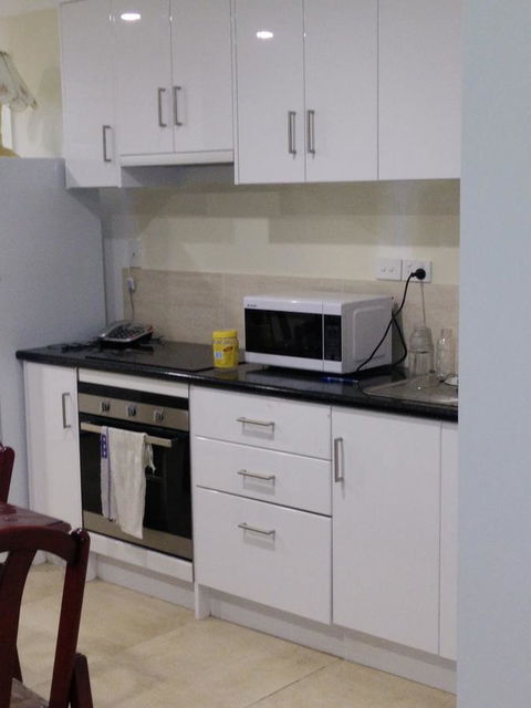 DIANELLA Budget Rooms Happy Place To Stay - Accommodation Cooktown 25