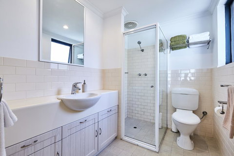 Fremantle Townhouse Unit 6 - Accommodation Cooktown 9