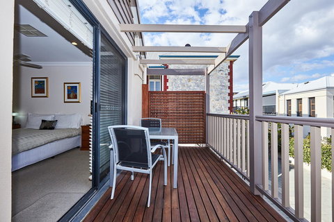 Fremantle Townhouse Unit 6 - Accommodation Cooktown 10