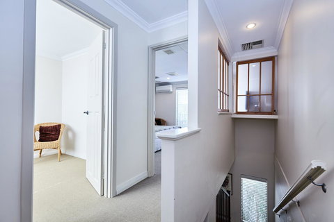 Fremantle Townhouse Unit 6 - Accommodation Cooktown 6