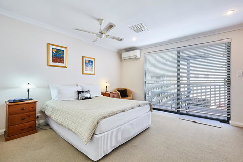Fremantle Townhouse Unit 6 - Accommodation Cooktown 8