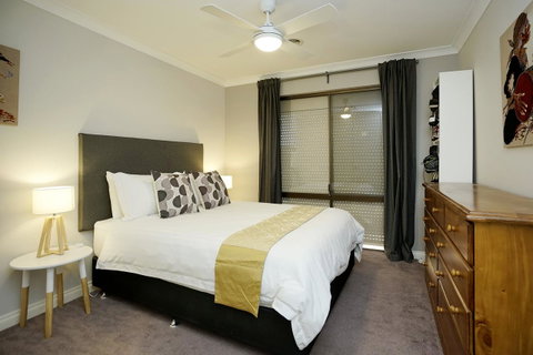 Marcus Villa Booragoon - Accommodation Cooktown 1