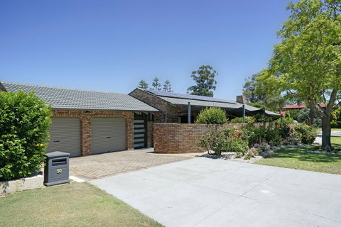 Marcus Villa Booragoon - Accommodation Cooktown 5