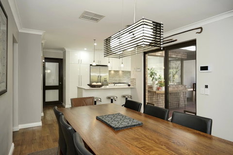 Marcus Villa Booragoon - Accommodation Cooktown 13