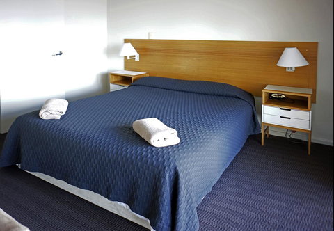Oceanside 8 - Accommodation Cooktown 8