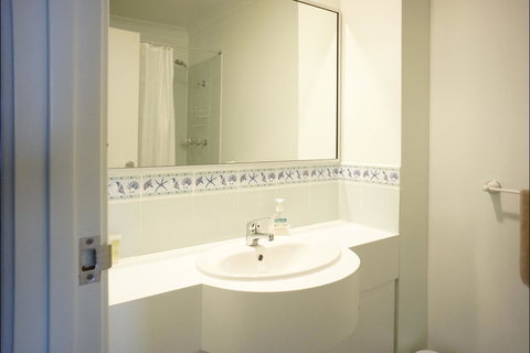 Oceanside 8 - Accommodation Cooktown 12