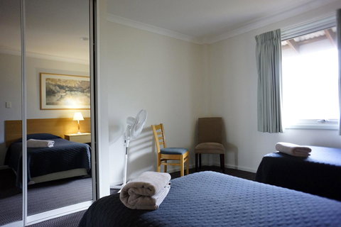 Oceanside 8 - Accommodation Cooktown 9