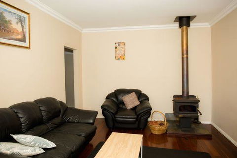 Yvonnes Rest Holiday Home - Accommodation Cooktown 7
