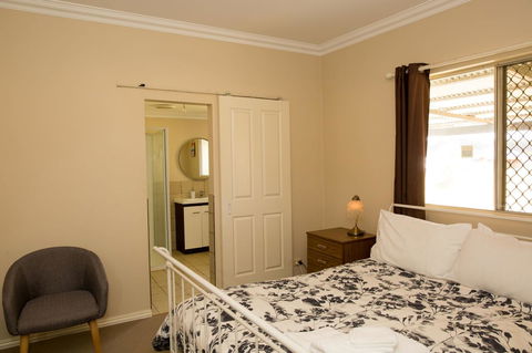 Yvonnes Rest Holiday Home - Accommodation Cooktown 3