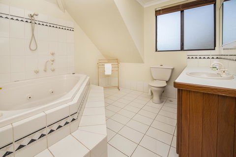 A Hidden Bush Delight - Accommodation Cooktown 26