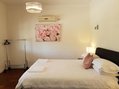 Leisurely Manor - Spacious Three Bedroom Home In Fremantle - Accommodation Cooktown 1