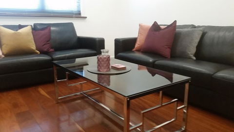 Leisurely Manor - Spacious Three Bedroom Home In Fremantle - Accommodation Cooktown 15