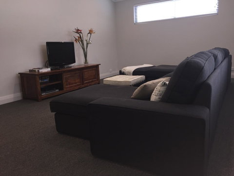 The Pool House - Fremantle - Accommodation Cooktown 21